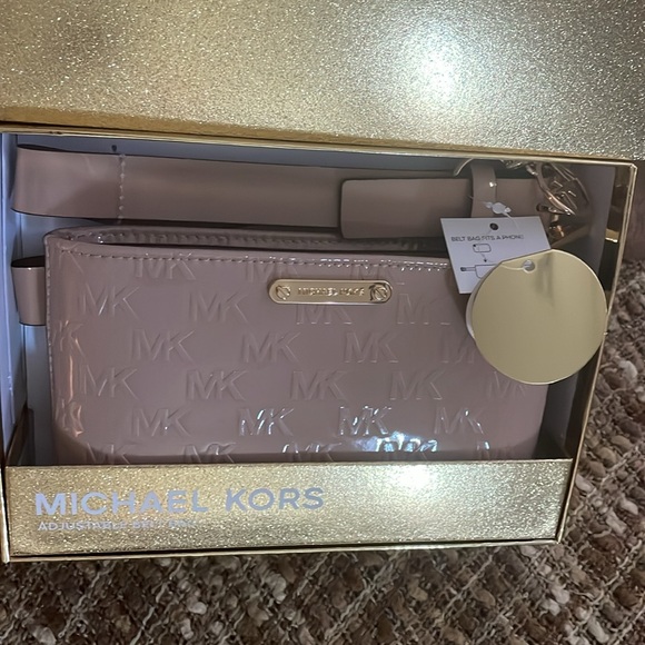 NWT NIB brand new with gift box belt adjustable table pink purse - Picture 8 of 8